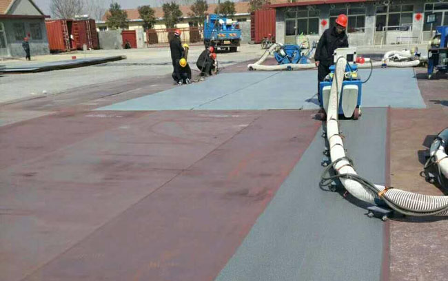 移動式鋼板拋丸機(jī)施工現(xiàn)場 移動式鋼板拋丸機(jī)施工現(xiàn)場